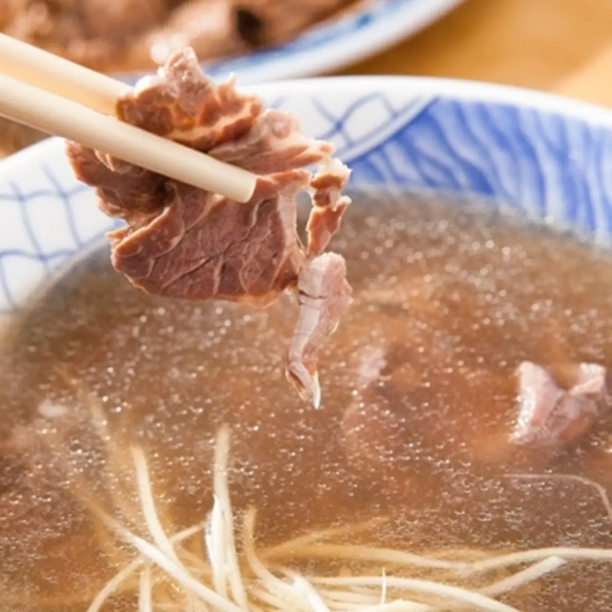 不用跑到安平!台南超夯「文章牛肉湯」插旗東區、2/19開幕,旁邊就有停車場 不用跑到安平!台南超夯「文章牛肉湯」插旗東區、2/19開幕,旁邊就有停車場