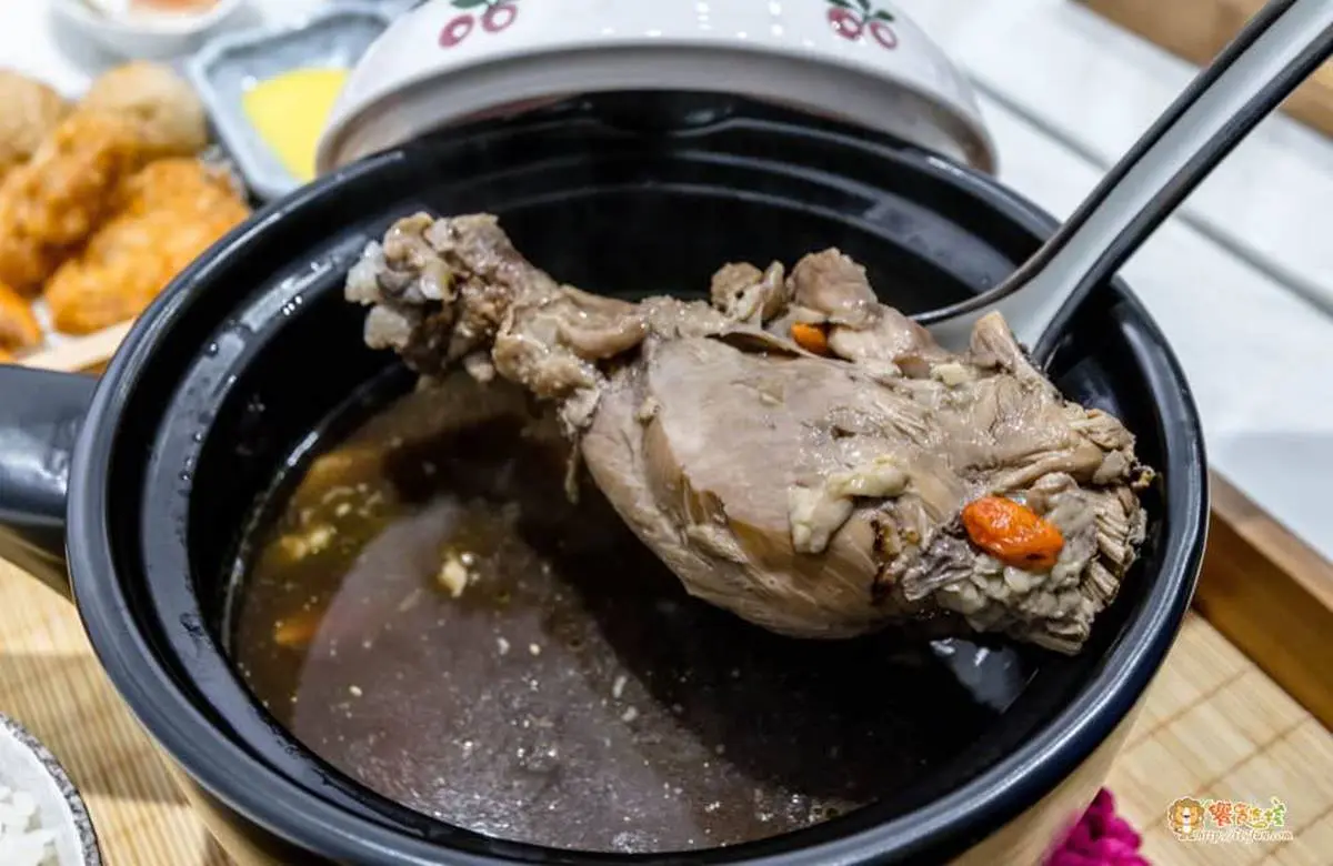 1人也能爽爽喝!北中南5家必喝暖胃雞湯:連4年米其林推薦、爆量蛤蠣燉湯 1人也能爽爽喝!北中南5家必喝暖胃雞湯:連4年米其林推薦、爆量蛤蠣燉湯