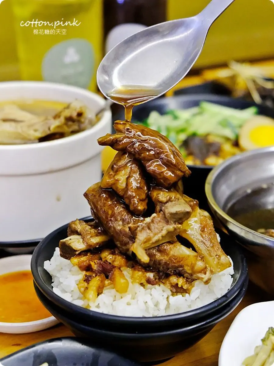 天冷必排！北中南６家高人氣藥燉排骨：米其林４連霸、40年老店、夜貓族最愛