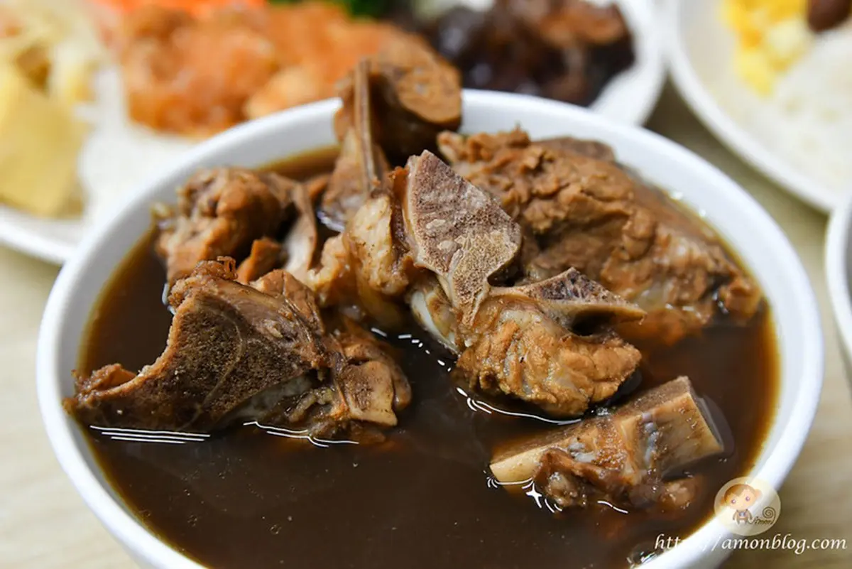 天冷必排！北中南６家高人氣藥燉排骨：米其林４連霸、40年老店、夜貓族最愛