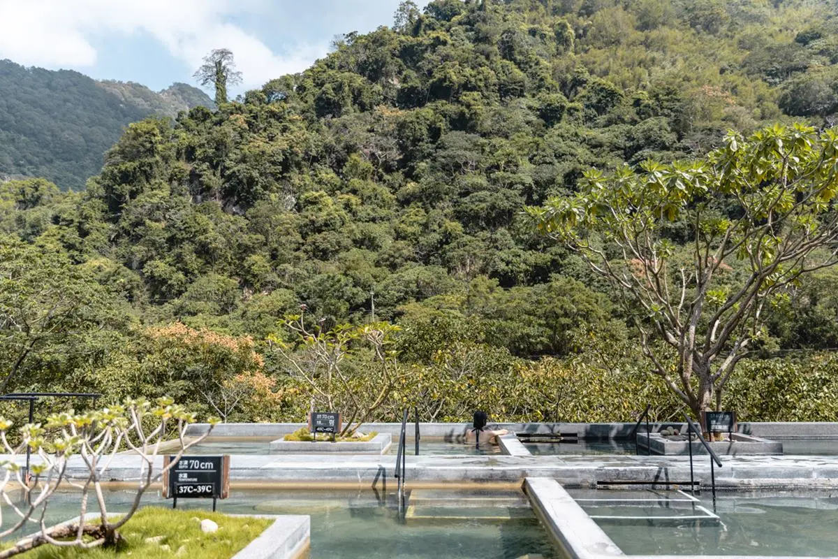置身森林泡湯!北中4大「溫泉旅宿」賞無敵山景:夢幻玻璃湯屋、觀音石浴池 置身森林泡湯!北中4大「溫泉旅宿」賞無敵山景:夢幻玻璃湯屋、觀音石浴池