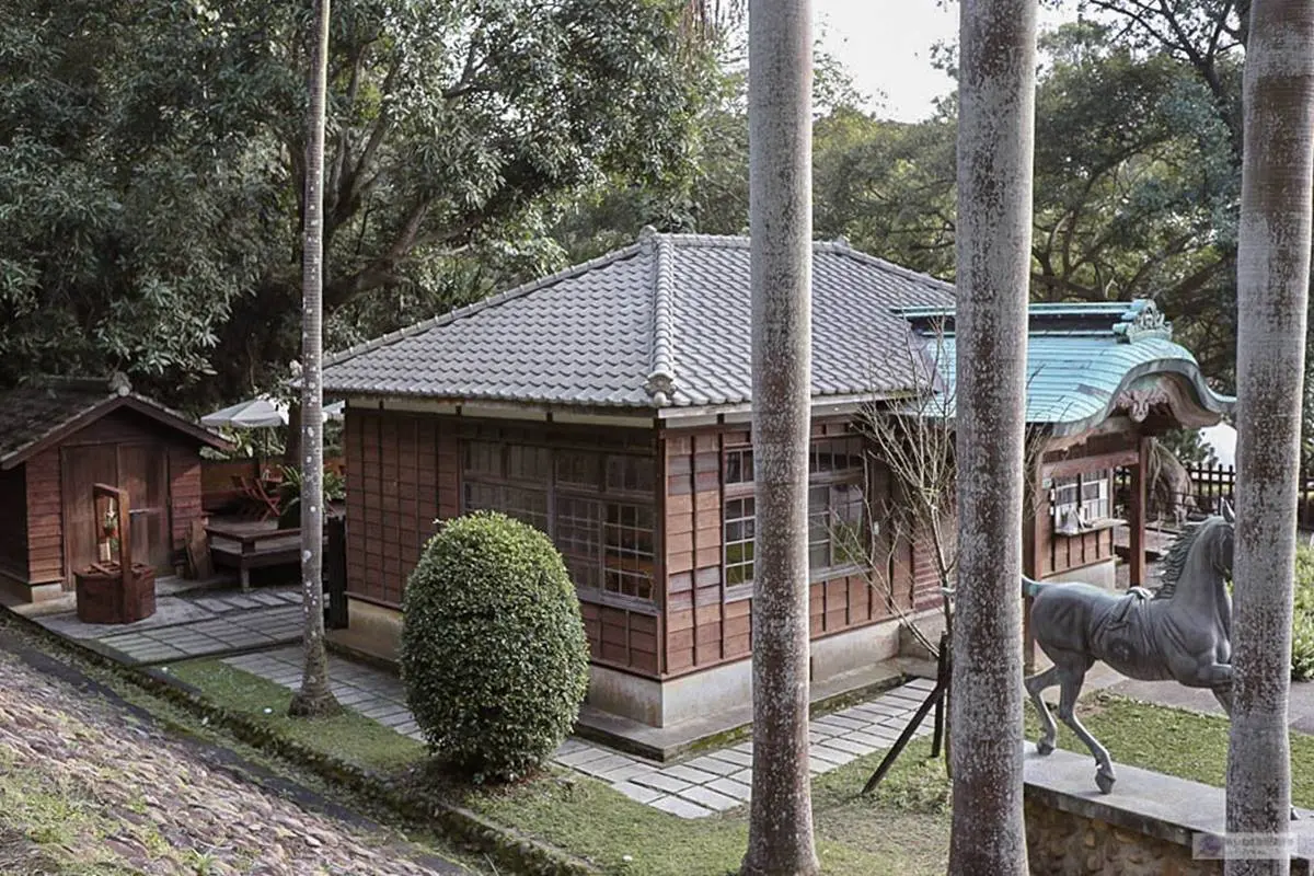 桃園新景點入夜更美!巨型月球降落「日本神社」,還有全台唯一「花手水舍」 桃園新景點入夜更美!巨型月球降落「日本神社」,還有全台唯一「花手水舍」
