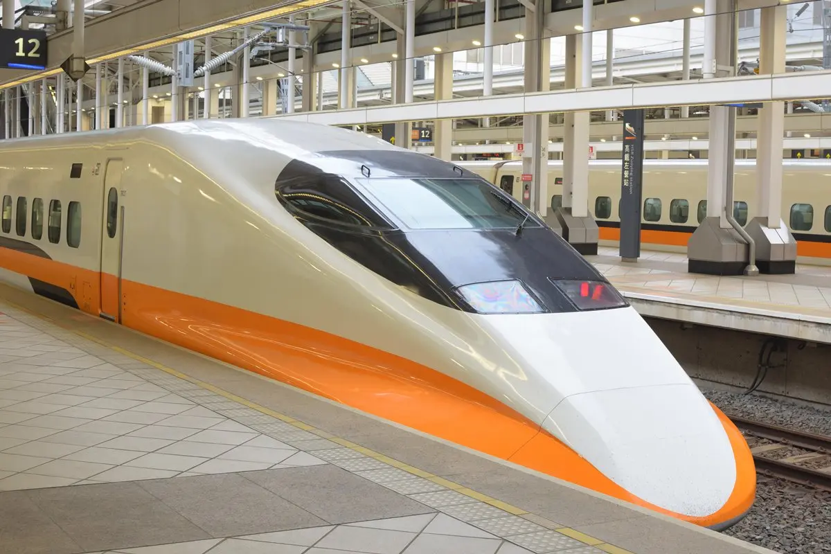 口罩、飲食措施「微解封」!3月起運動、拍照可脫口罩,雙鐵也開放飲食 口罩、飲食措施「微解封」!3月起運動、拍照可脫口罩,雙鐵也開放飲食