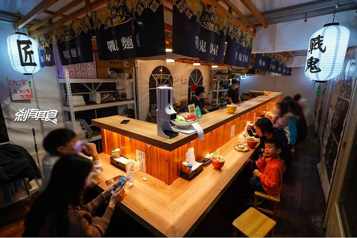 日限量５碗！「金箔＋魚子醬＋鵝肝」挑戰全台最奢華拉麵，肉控必點巨無霸肋排