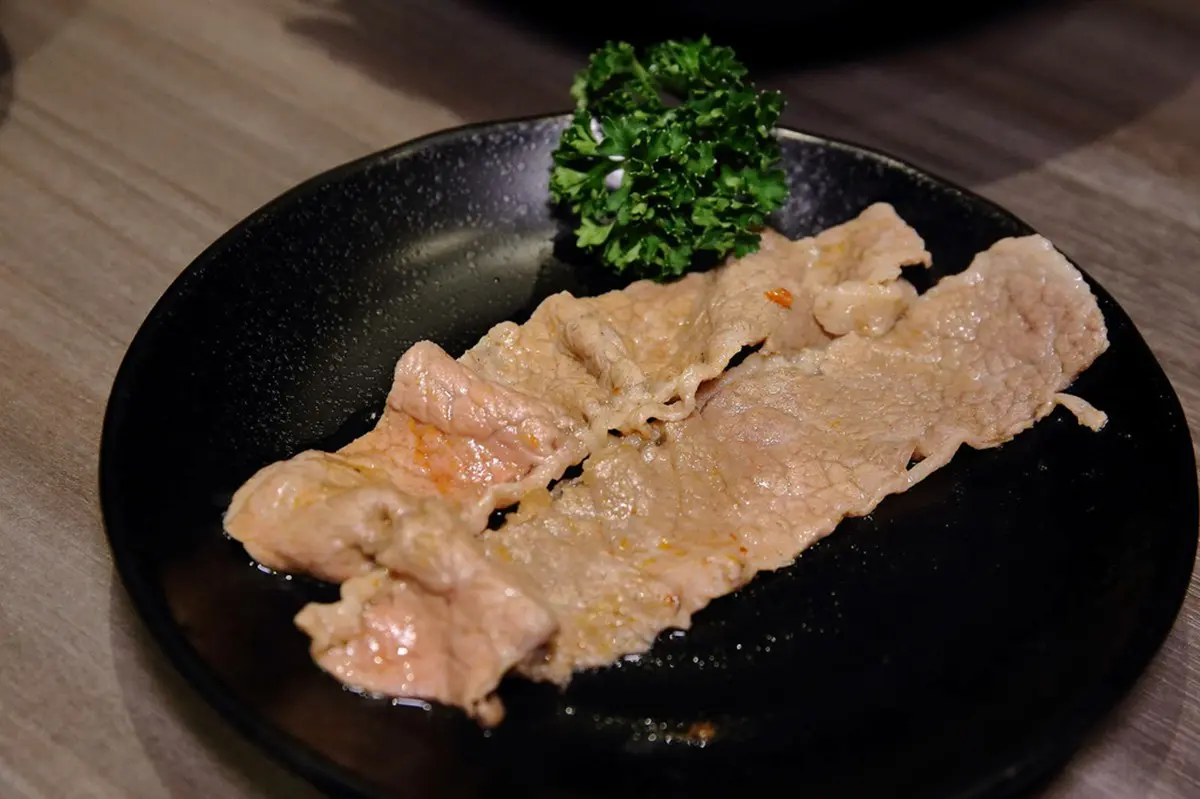 全台首家瀑布起司牛奶鍋！超狂現切起司＋整罐萬丹鮮乳，788元和牛吃到飽