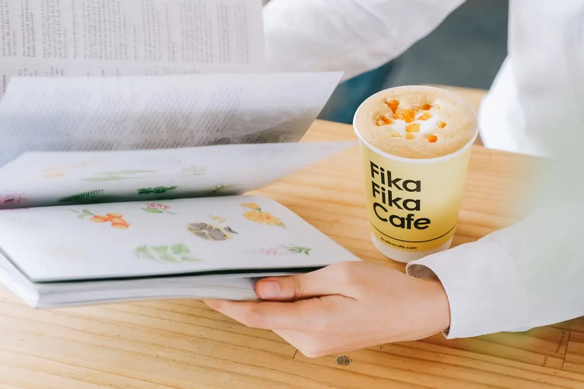 爽拿買一送一券、免費拿鐵！超人氣Fika Fika進駐信義誠品，還能賞101喝咖啡