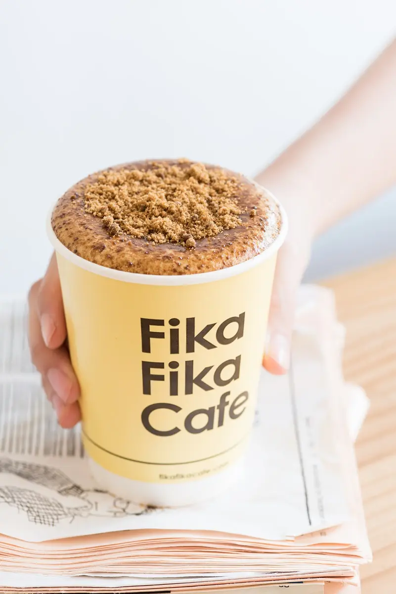 爽拿買一送一券、免費拿鐵！超人氣Fika Fika進駐信義誠品，還能賞101喝咖啡