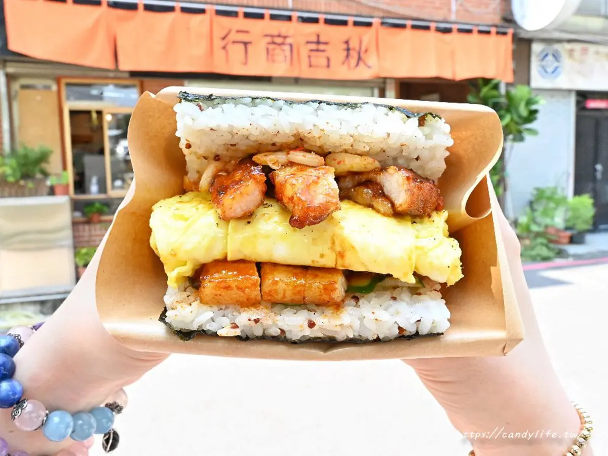 一口咬不下!北中南5家爆餡飯糰:整隻炸蝦+雞排、任選40種配料、爆漿皮蛋 一口咬不下!北中南5家爆餡飯糰:整隻炸蝦+雞排、任選40種配料、爆漿皮蛋