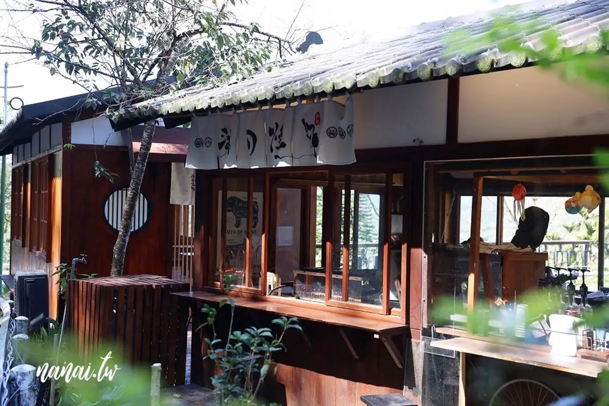 【新開店】全台唯一「湖怪紅龜粿」!秒殺甜點預約才吃得到,美拍日月潭咖啡屋 【新開店】全台唯一「湖怪紅龜粿」!秒殺甜點預約才吃得到,美拍日月潭咖啡屋