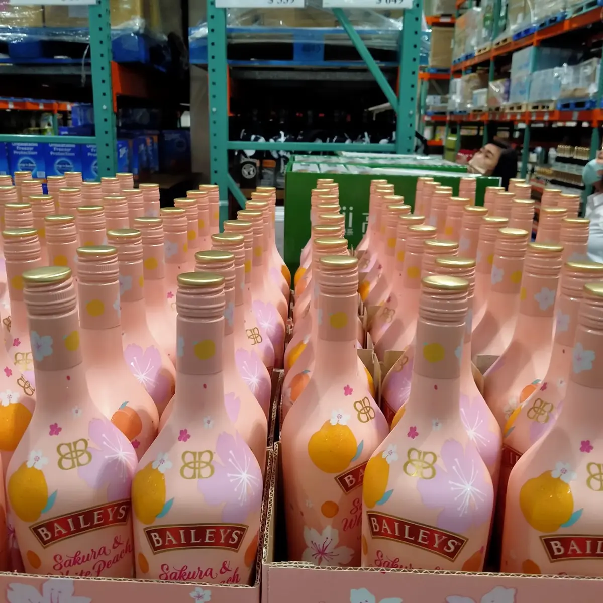 好市多亞洲限定「貝禮詩櫻花白桃奶酒」新上架!香甜白桃+愛爾蘭奶油太欠喝 好市多亞洲限定「貝禮詩櫻花白桃奶酒」新上架!香甜白桃+愛爾蘭奶油太欠喝