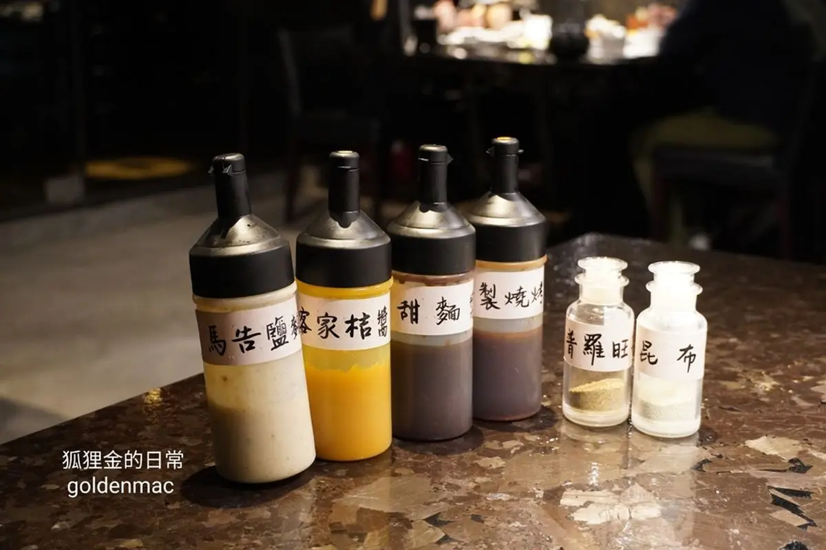 素食界屋馬也在台中！超浮誇「噴乾冰烤物盤」爽嗑北平烤鴨，還有澎派佛跳牆
