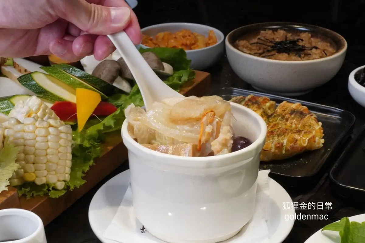 素食界屋馬也在台中！超浮誇「噴乾冰烤物盤」爽嗑北平烤鴨，還有澎派佛跳牆