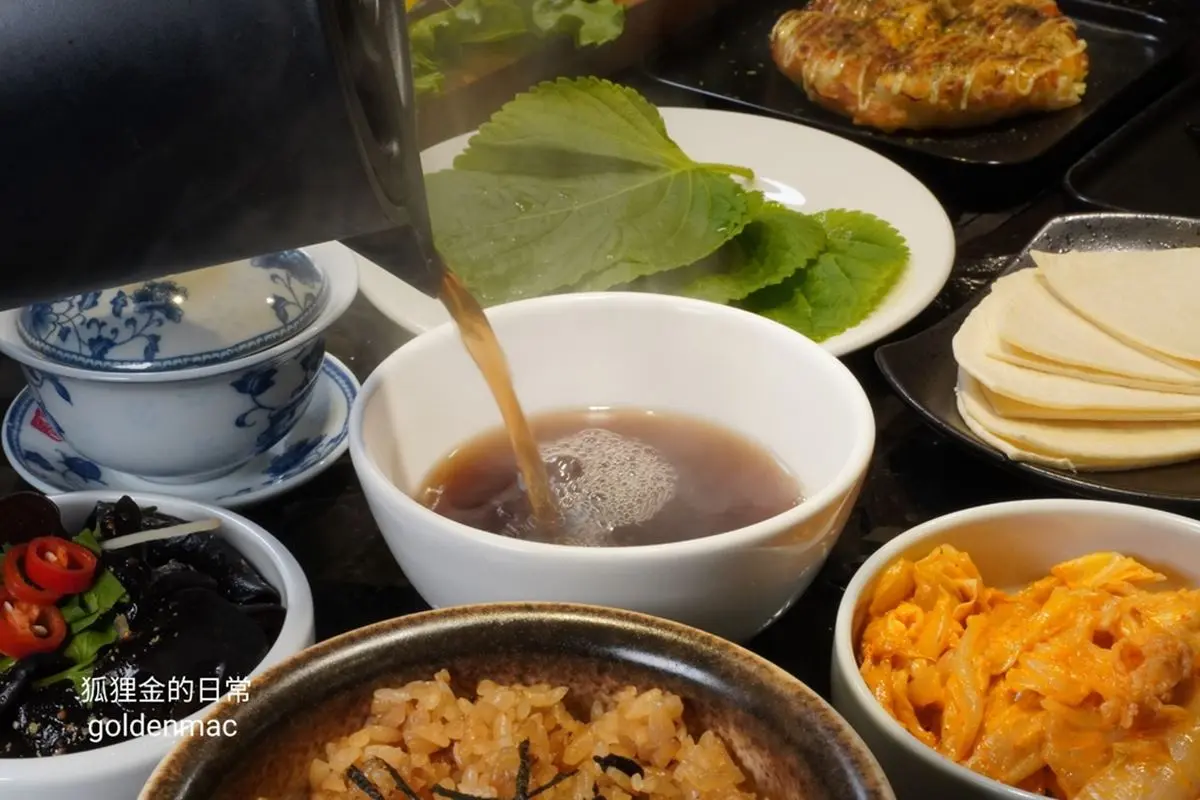 素食界屋馬也在台中！超浮誇「噴乾冰烤物盤」爽嗑北平烤鴨，還有澎派佛跳牆