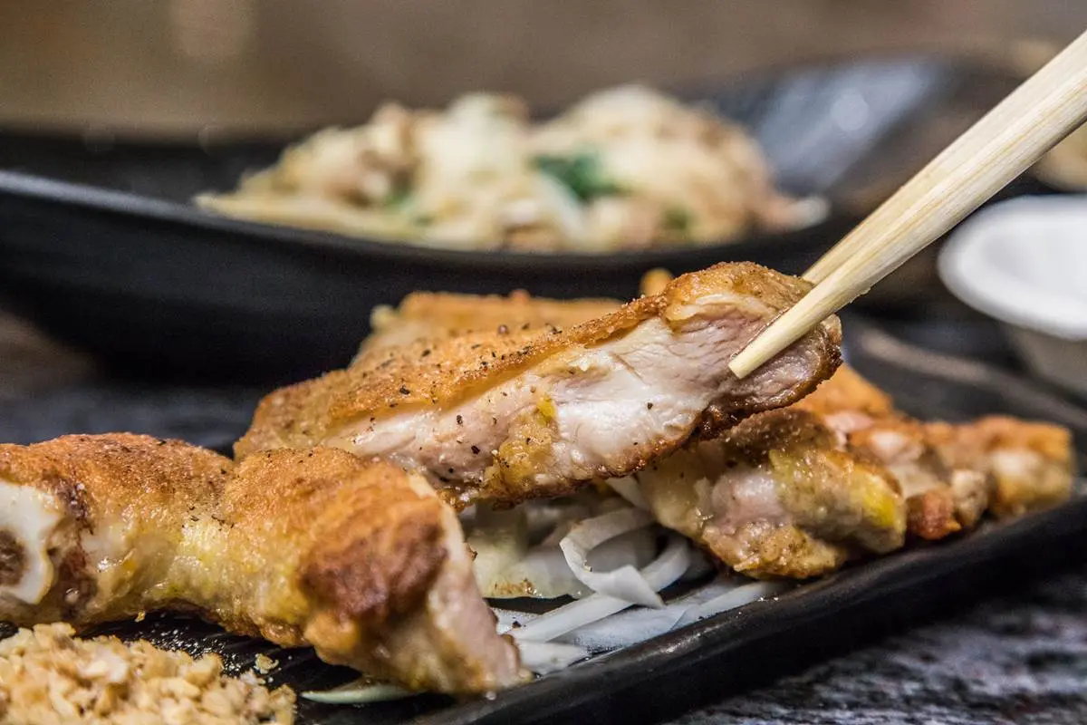 4.9顆星高評！超狂平價鐵板燒「雙蔬食免費續加」，內用還有自助區無限供應