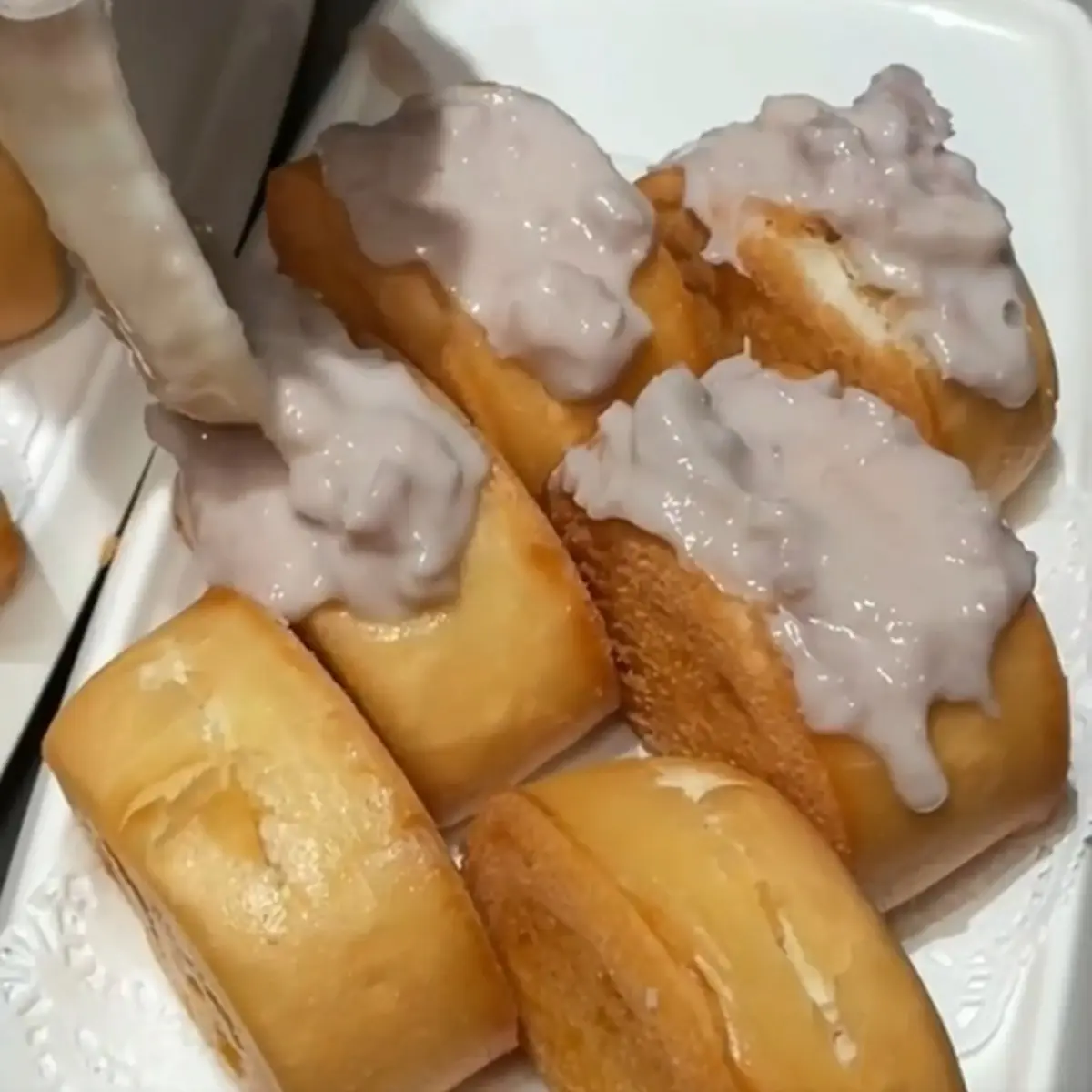 芋頭控快學起來!海底撈隱藏版「芋泥煉乳銀絲卷」,網曝1升級吃法 芋頭控快學起來!海底撈隱藏版「芋泥煉乳銀絲卷」,網曝1升級吃法