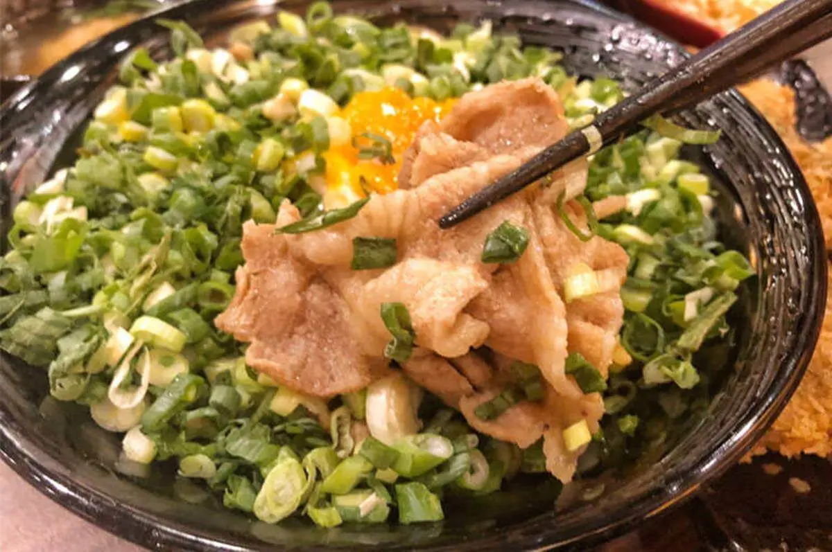 蔥控站出來！北中南５大邪惡「蔥」美食：秒殺蔥燒餅、蔥鹽章魚燒、爆蔥拉麵