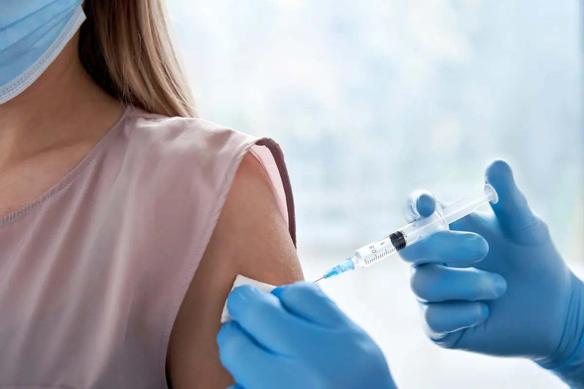 第５款疫苗Novavax來了！「這年齡」１到３劑都能打，12至17歲青年拍板可打莫德納