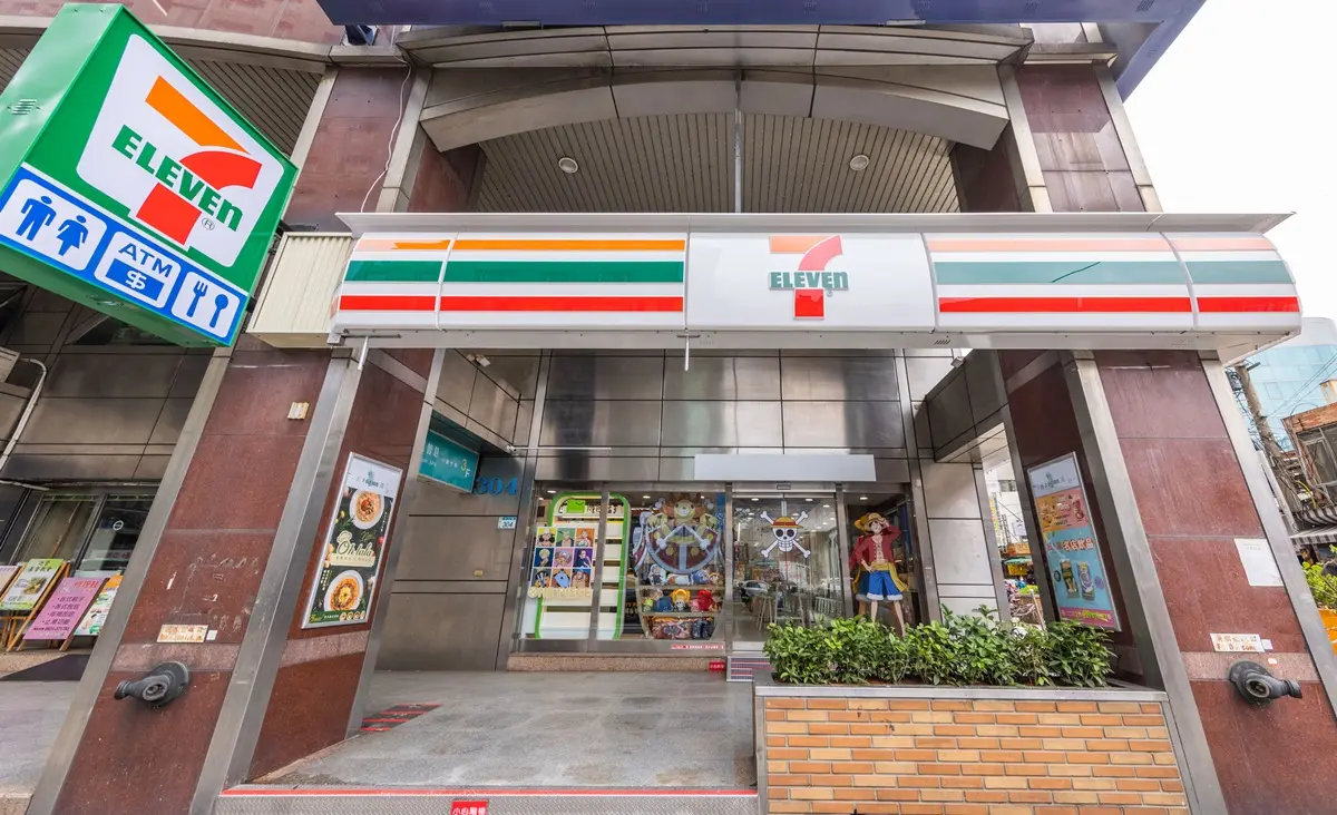 7-11全台首家「航海王主題店」！大型魯夫、千陽號帥翻，限定CITY杯款＋周邊搶收