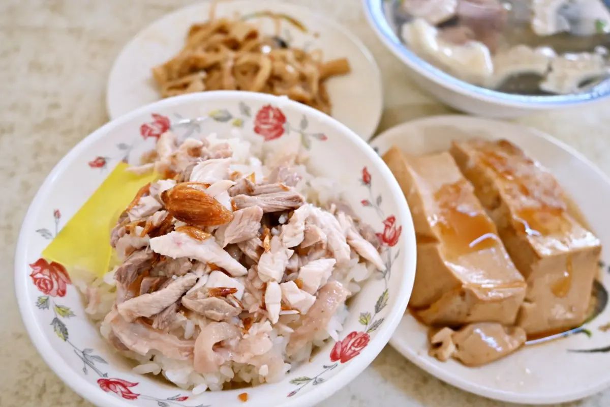 在地人從早吃到晚!嘉義8家排隊火雞肉飯:百年老店、超過7000則好評 在地人從早吃到晚!嘉義8家排隊火雞肉飯:百年老店、超過7000則好評