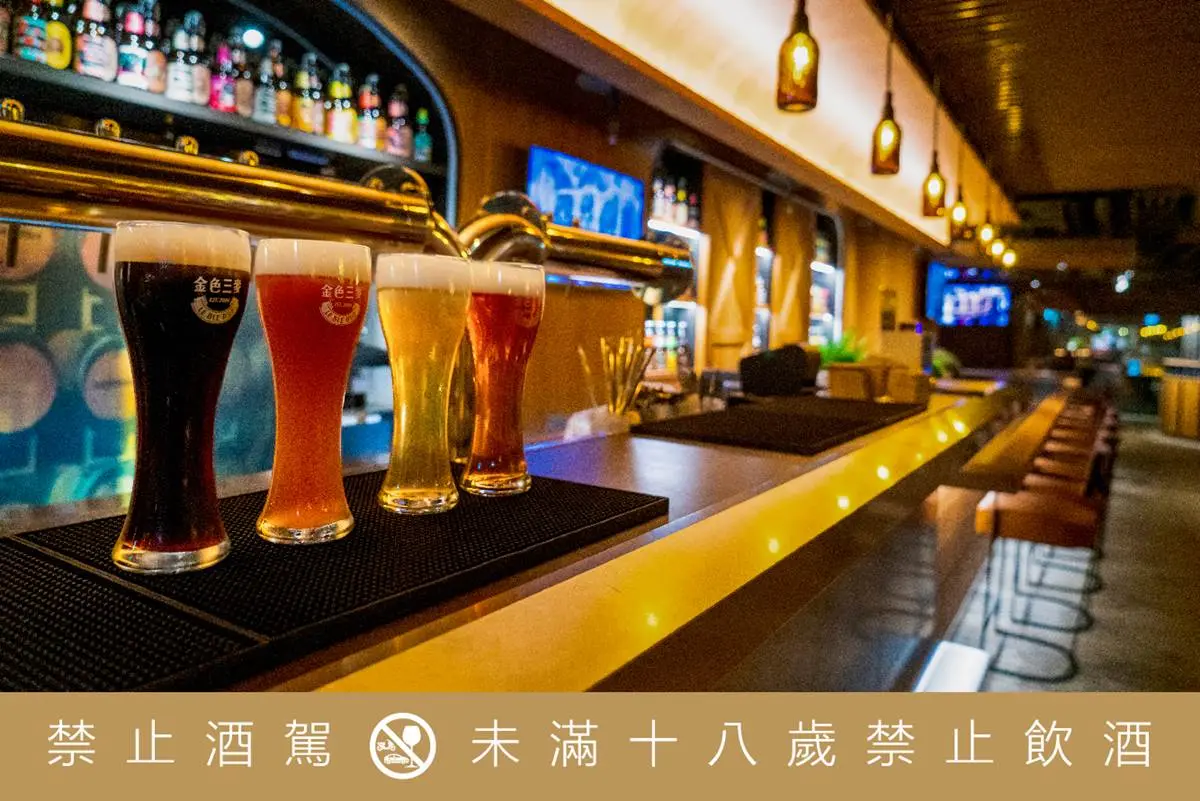 健保卡有「3」免費喝酒!金色三麥人氣活動回歸,加碼打3劑疫苗送啤酒 健保卡有「3」免費喝酒!金色三麥人氣活動回歸,加碼打3劑疫苗送啤酒