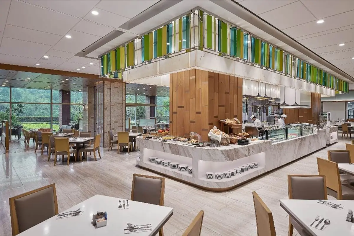加６元爽住１晚！２飯店搶先普發6000元好康，吃到飽買一送一、免費星宇機票