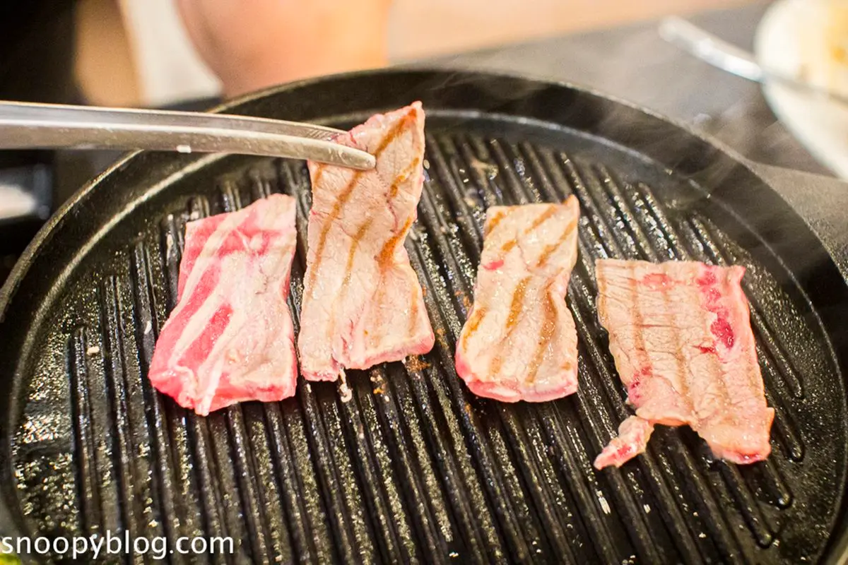 免動手住「豪華露營車」！一泊四食爽嗑和牛＋龍蝦，泳池、獨木舟玩到斷電