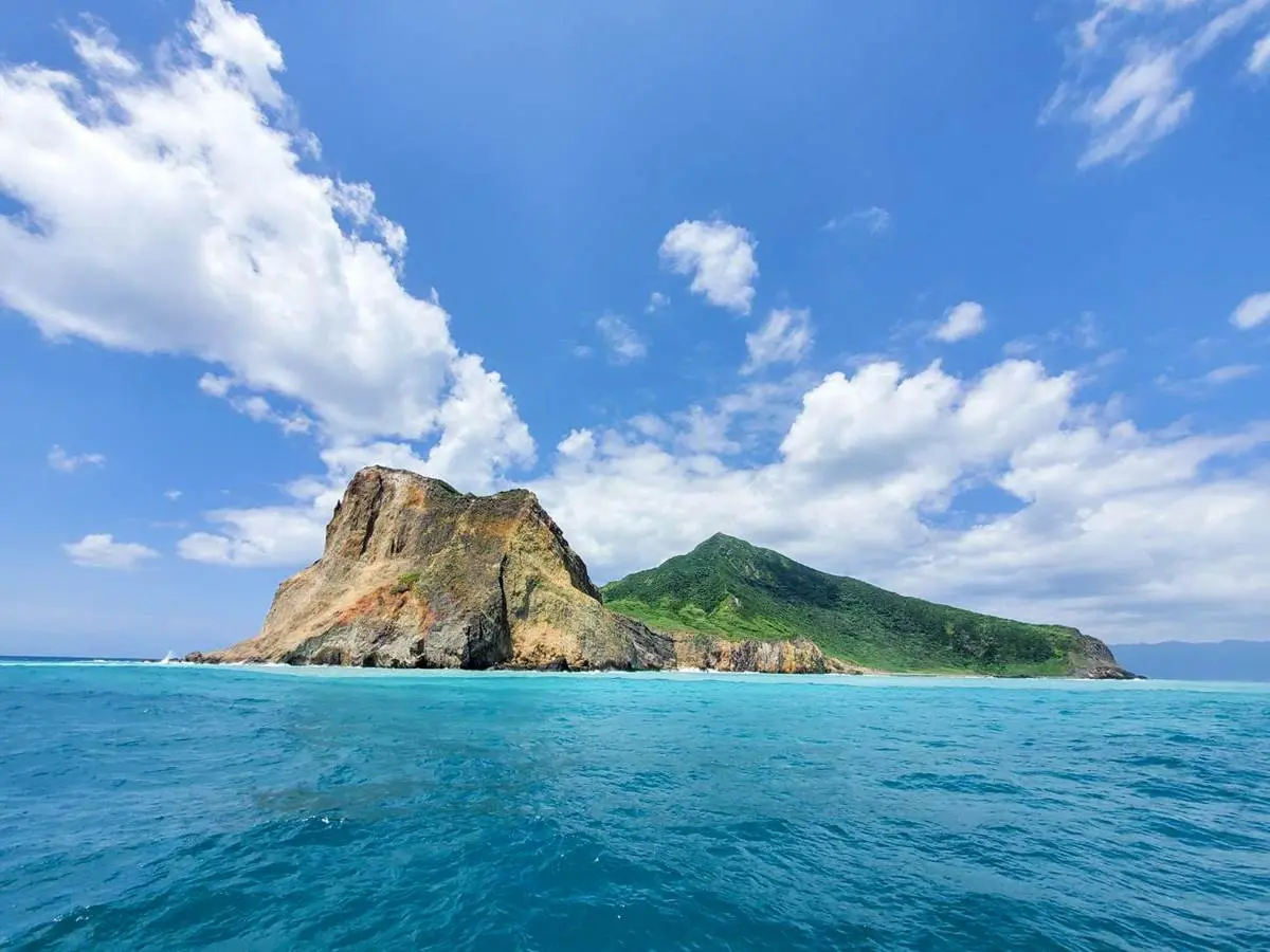 超值海島2玩法!蘭嶼抓飛魚+綠島浮潛,還有賞鯨、牛奶湖、住萬元海景房 超值海島2玩法!蘭嶼抓飛魚+綠島浮潛,還有賞鯨、牛奶湖、住萬元海景房