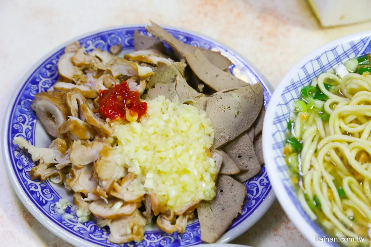 2022花火節順吃!澎湖人最愛8小吃:一甲子燒肉飯、老麵蔥油餅、牽絲仙草冰 2022花火節順吃!澎湖人最愛8小吃:一甲子燒肉飯、老麵蔥油餅、牽絲仙草冰