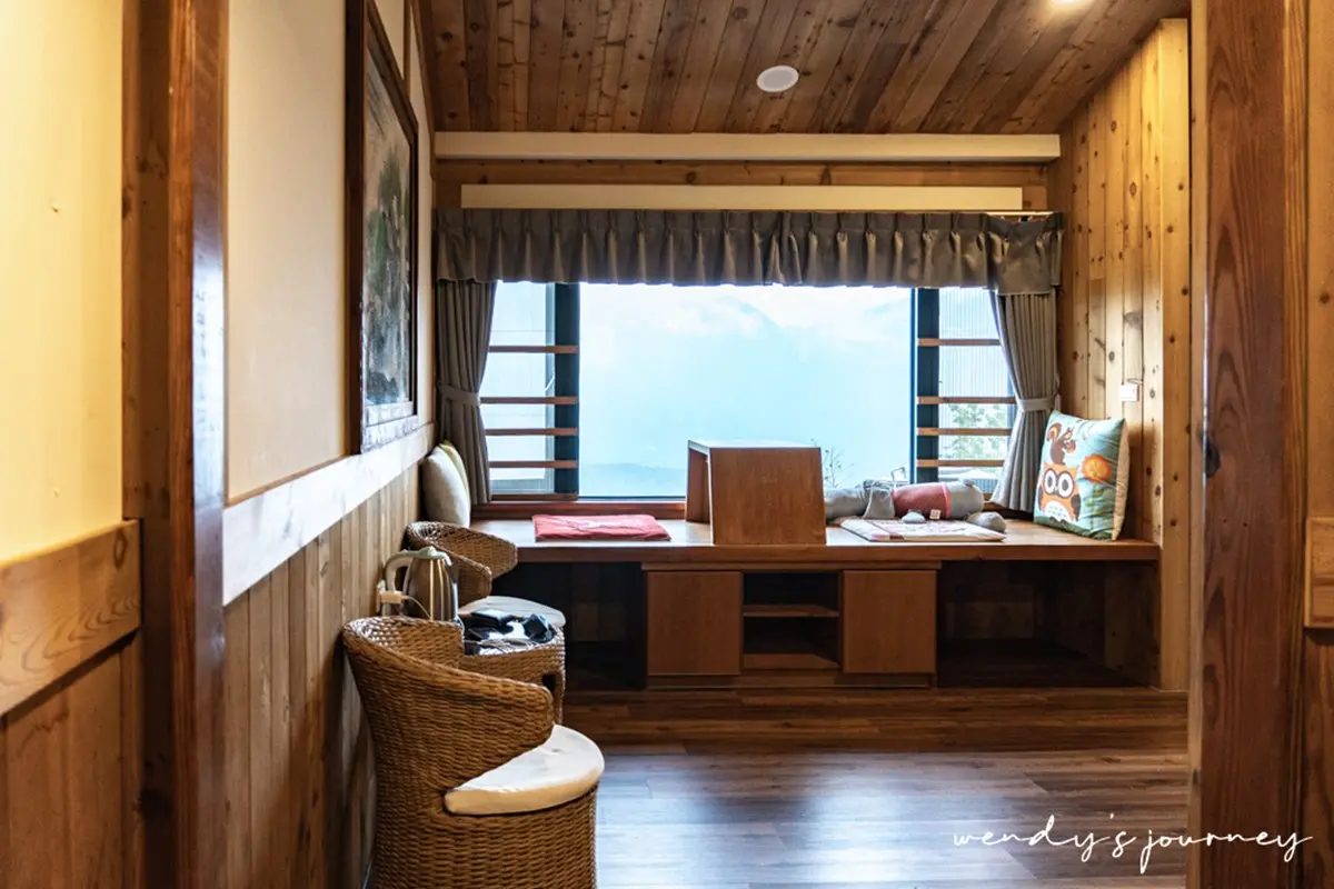 房內打卡無敵山景!「清境小木屋」先搶超大觀景窗雙人房,樓中樓躺床上觀星 房內打卡無敵山景!「清境小木屋」先搶超大觀景窗雙人房,樓中樓躺床上觀星