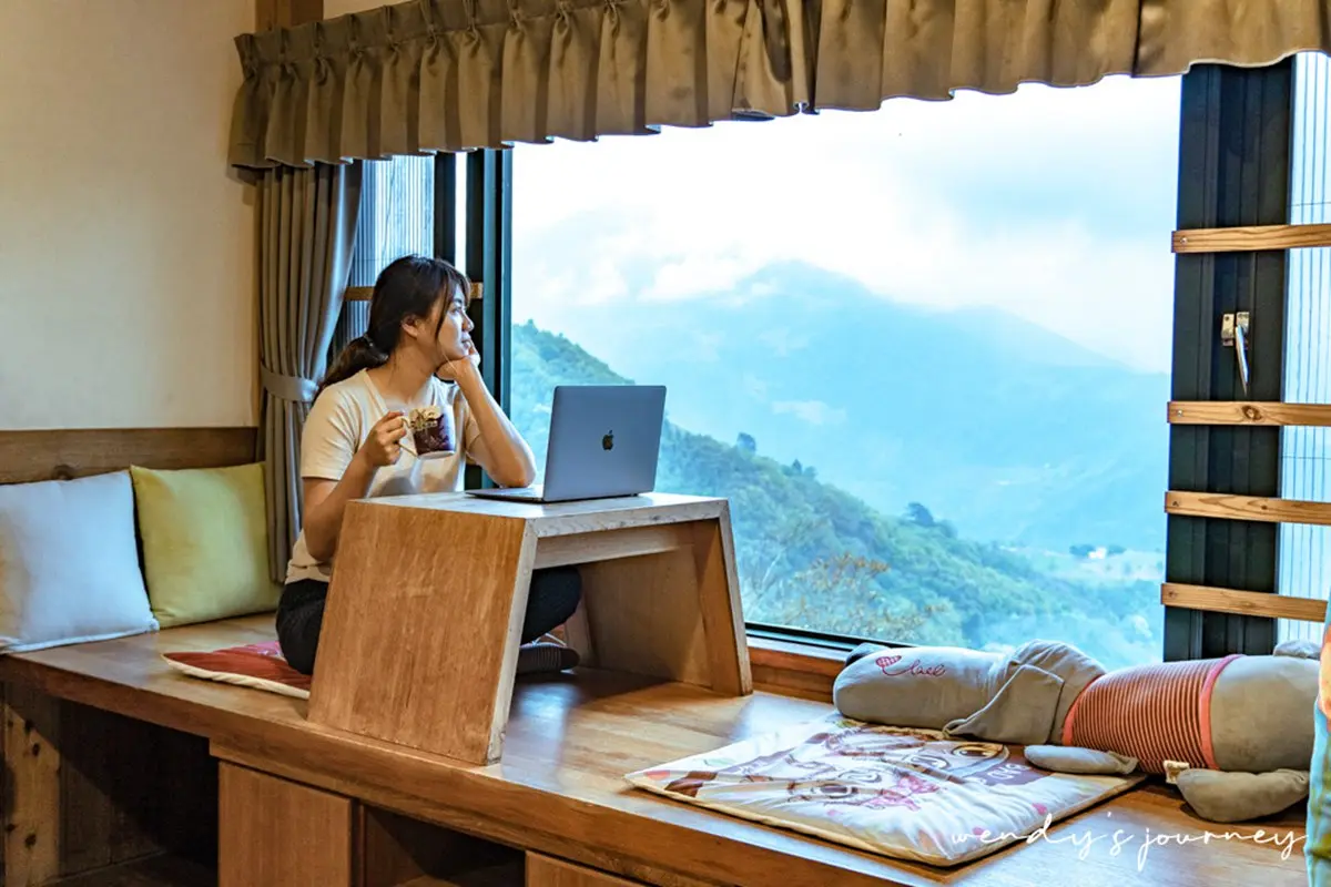 房內打卡無敵山景!「清境小木屋」先搶超大觀景窗雙人房,樓中樓躺床上觀星 房內打卡無敵山景!「清境小木屋」先搶超大觀景窗雙人房,樓中樓躺床上觀星