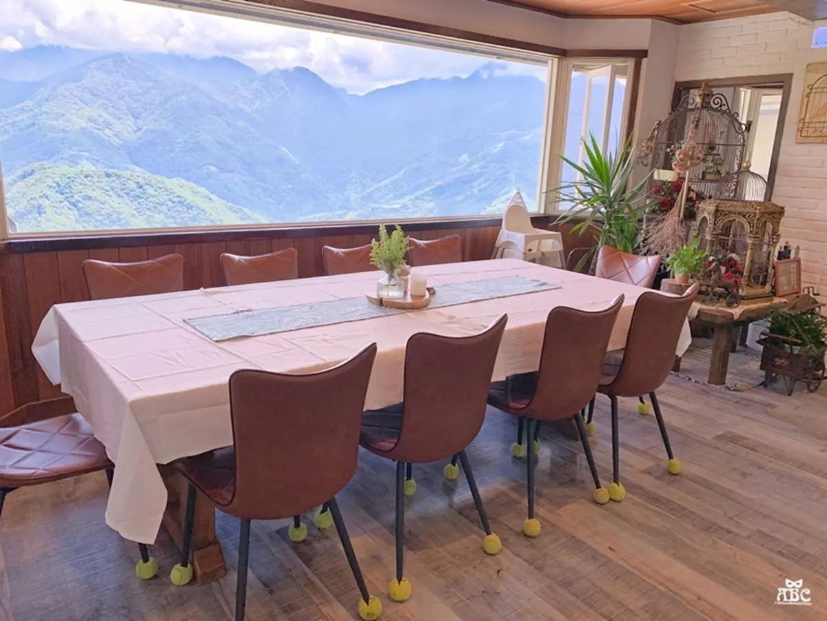 無敵雲海看到飽！歐風景觀餐廳藏無菜單料理，還有超美拍「森林系玻璃屋」