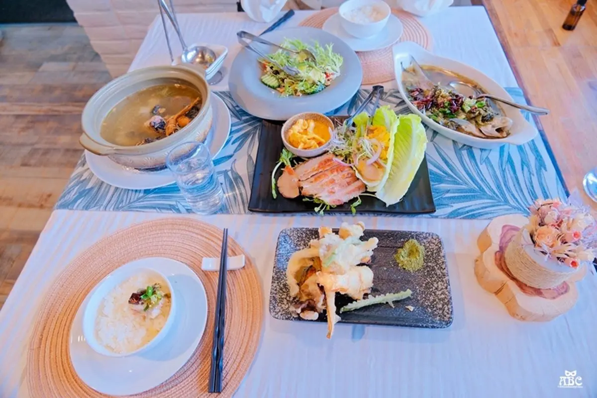 無敵雲海看到飽！歐風景觀餐廳藏無菜單料理，還有超美拍「森林系玻璃屋」