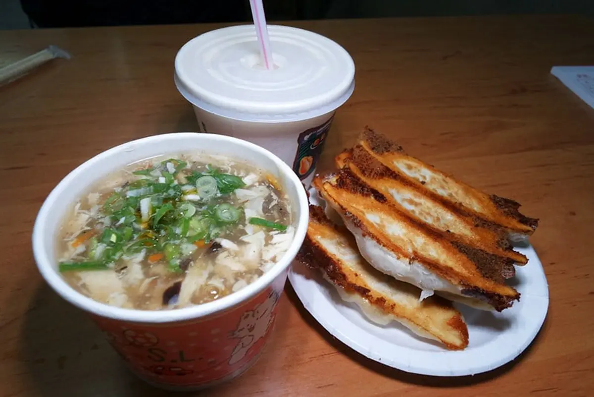 北投人讚聲！網友激推８間必吃美食：祕傳茶油大蝦飯、古早味袋裝無憂茶