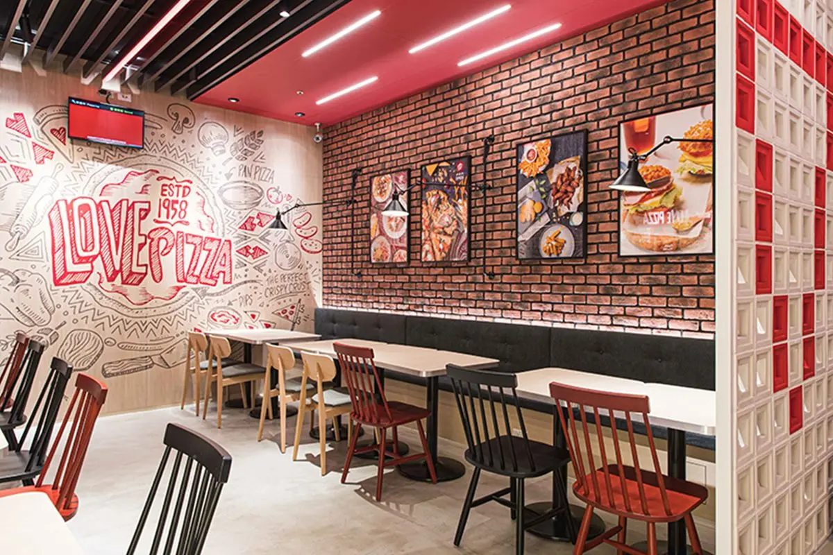 必勝客「黃金帕瑪森餅皮」概念店獨賣！單片披薩４口味可選，30元爽吃副餐