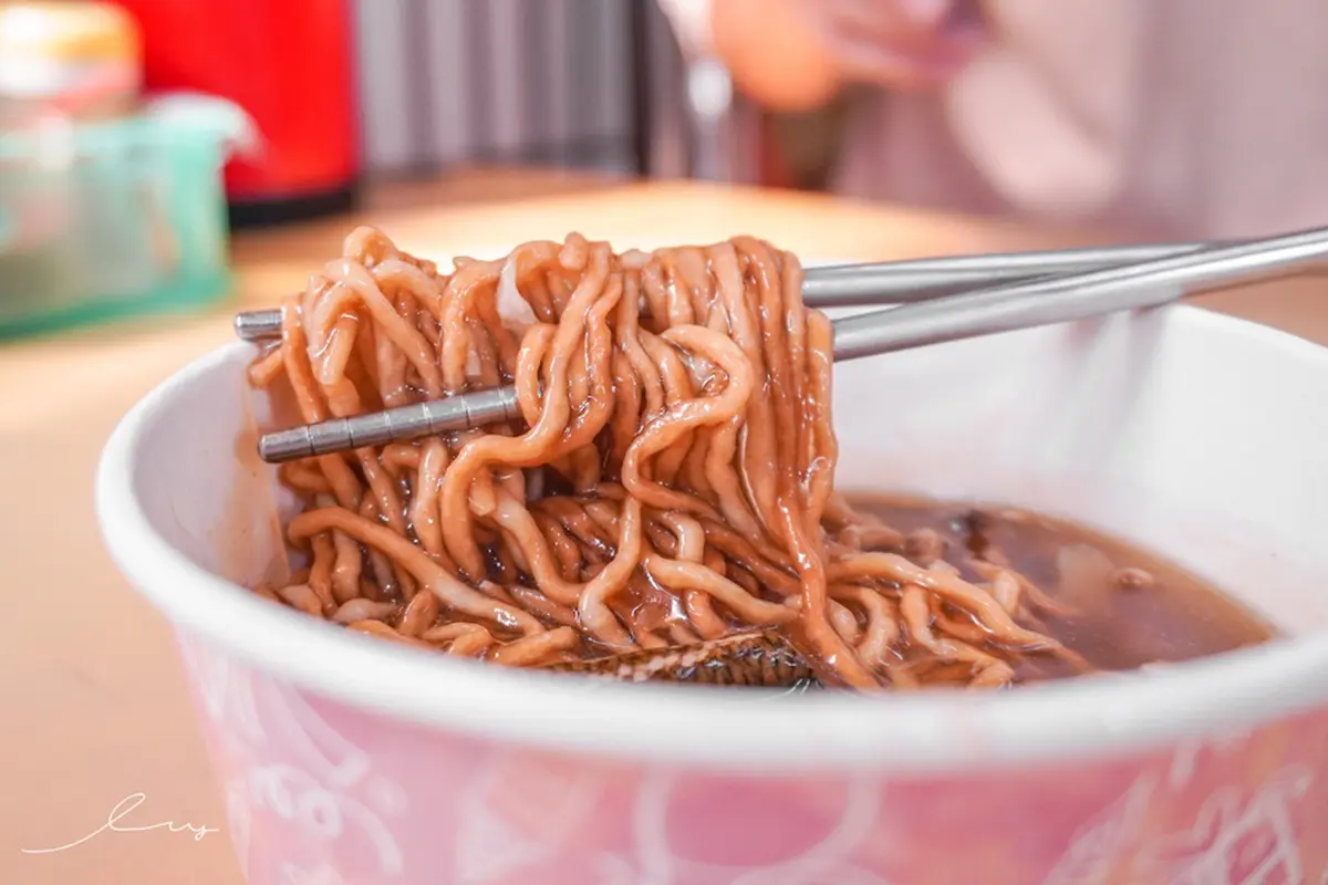 在地人從小吃到大！台南６家鱔魚意麵老店：入選米其林綠色指南、3000則好評
