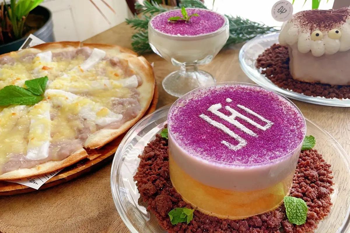 芋泥控暴動!「JAI宅」推5款芋泥甜點,紫芋瀑布、芋泥麻糬起司薄餅必吃 芋泥控暴動!「JAI宅」推5款芋泥甜點,紫芋瀑布、芋泥麻糬起司薄餅必吃