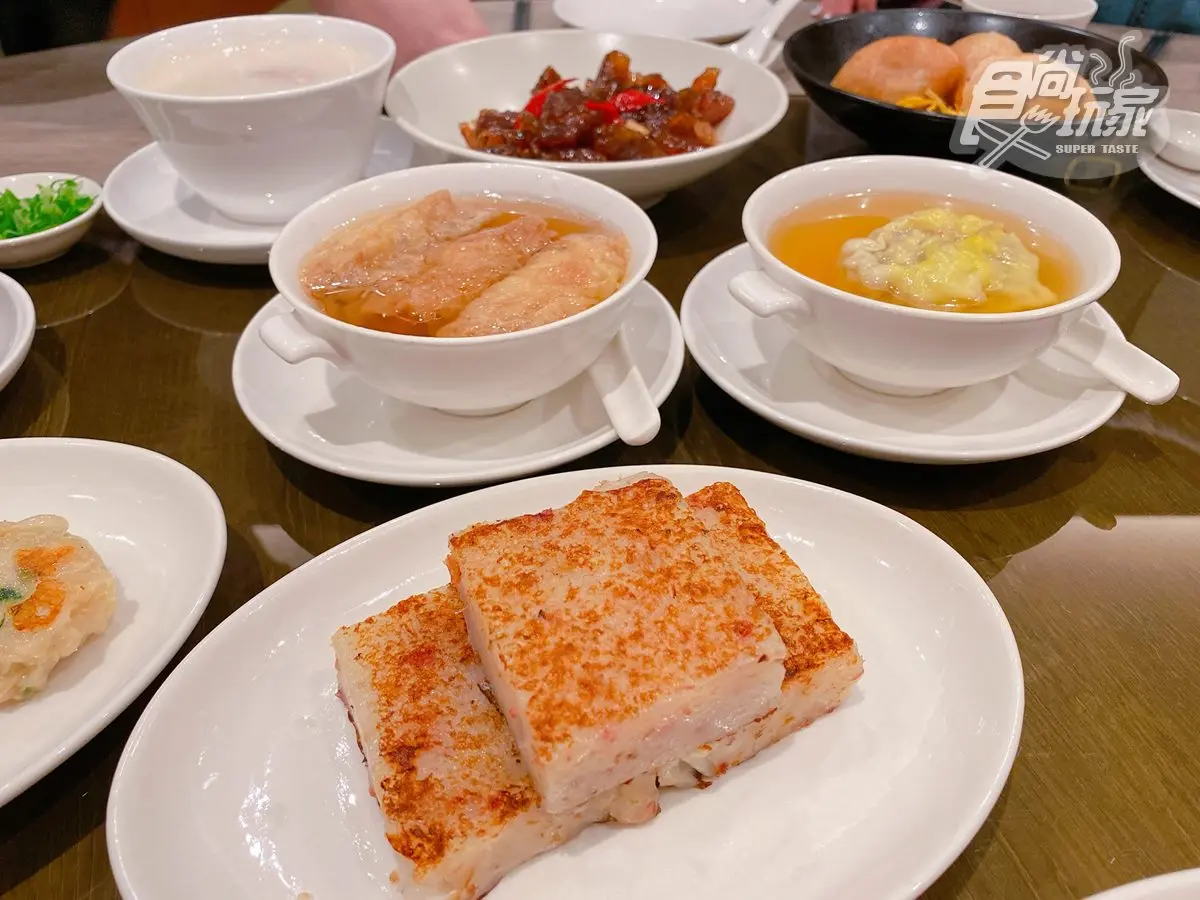 最低180元就能吃！秒飛香港茶樓推車「飲早茶」，爽吃４大天王爆漿燒賣、蛋塔