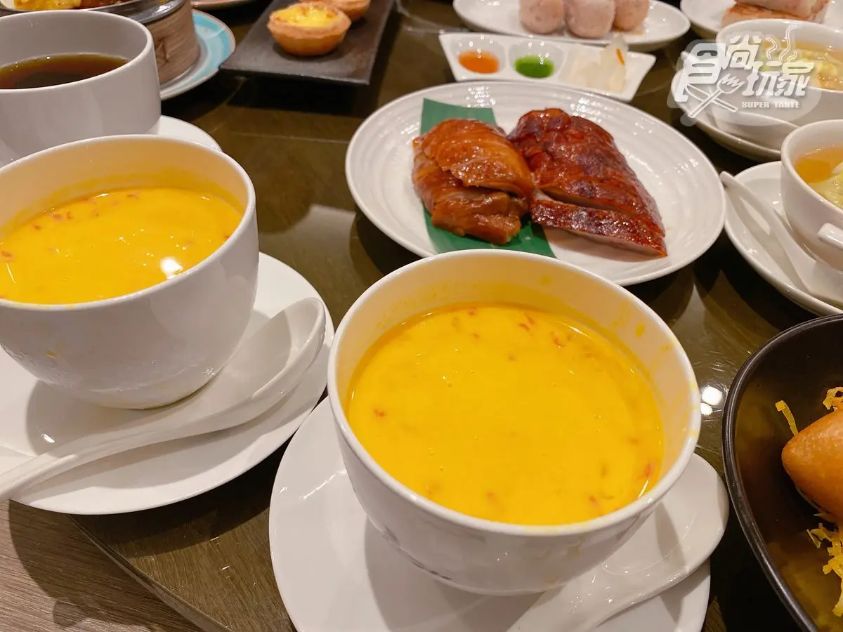 最低180元就能吃！秒飛香港茶樓推車「飲早茶」，爽吃４大天王爆漿燒賣、蛋塔