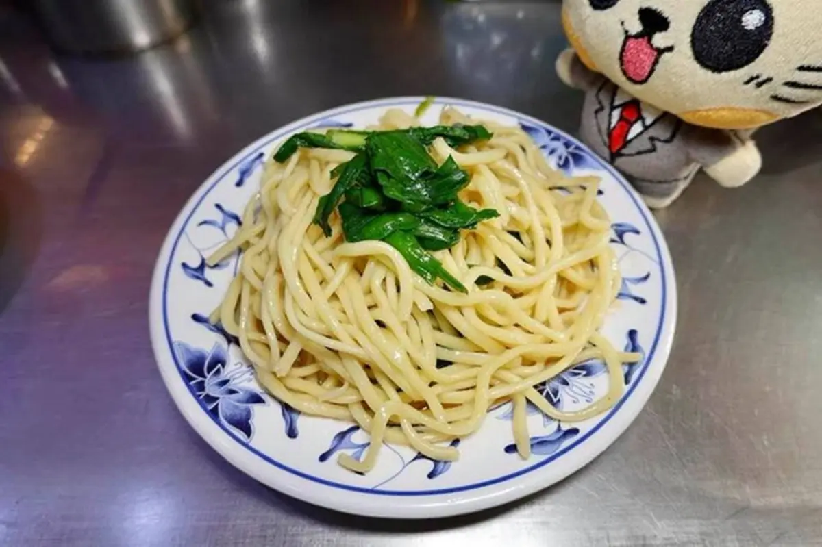 2022基隆廟口夜市美食攻略！內行人都吃這６攤：百年滷肉飯、郭董也愛花枝羹