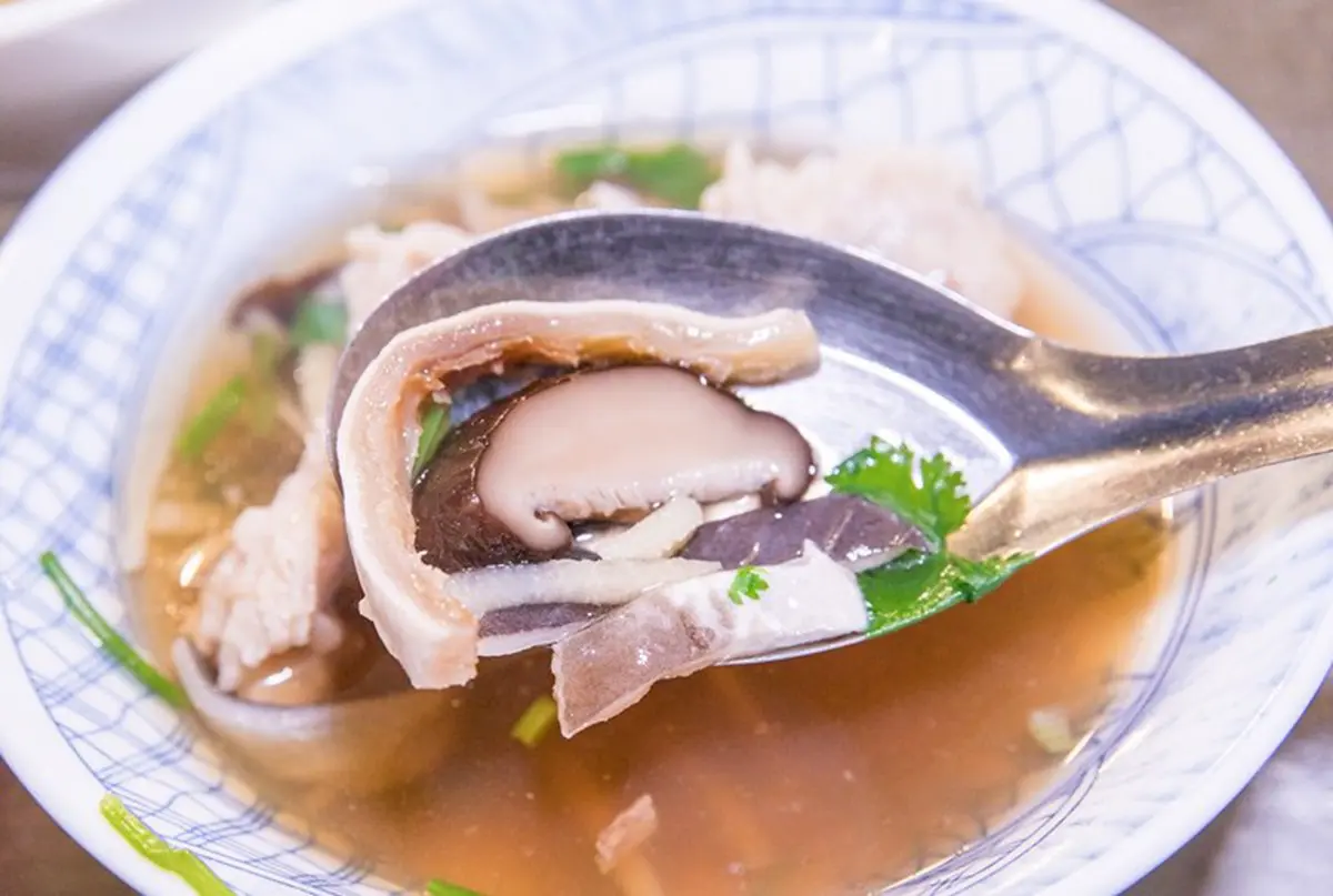 2022基隆廟口夜市美食攻略！內行人都吃這６攤：百年滷肉飯、郭董也愛花枝羹