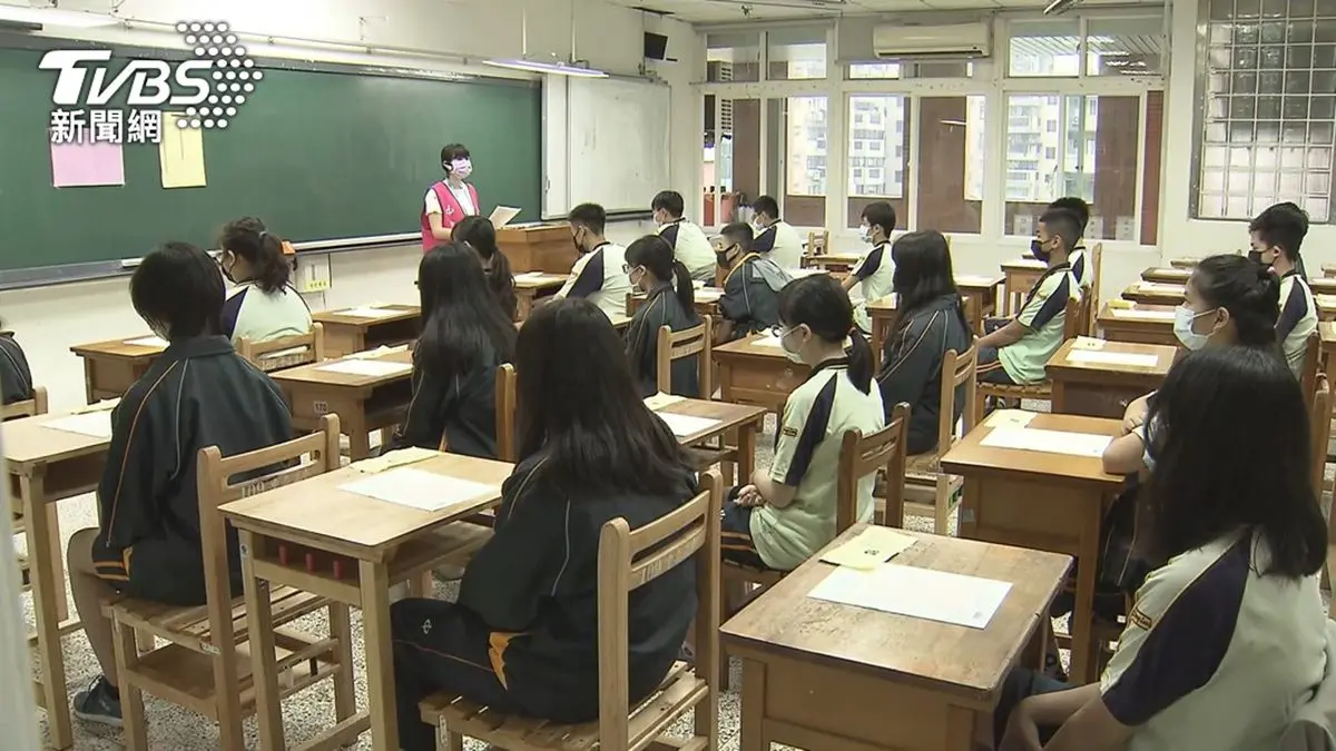 終於下降！新冠肺炎本土減少2083例，快篩陽性比照確診、居隔者取消電子圍籬