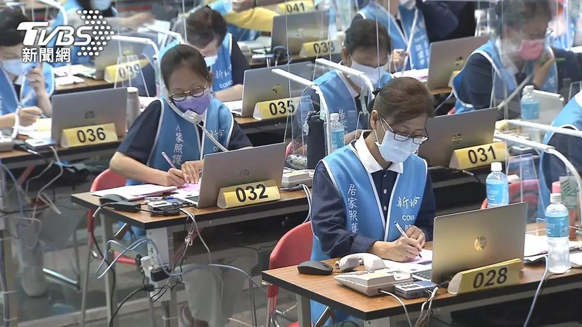 終於下降！新冠肺炎本土減少2083例，快篩陽性比照確診、居隔者取消電子圍籬