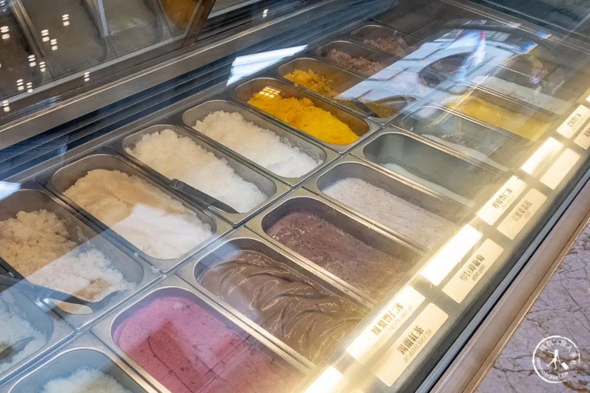 台中人都衝銀行吃冰?老建築化身網美最愛冰店,點冰淇淋送乳酪蛋糕、鳳梨酥 台中人都衝銀行吃冰?老建築化身網美最愛冰店,點冰淇淋送乳酪蛋糕、鳳梨酥