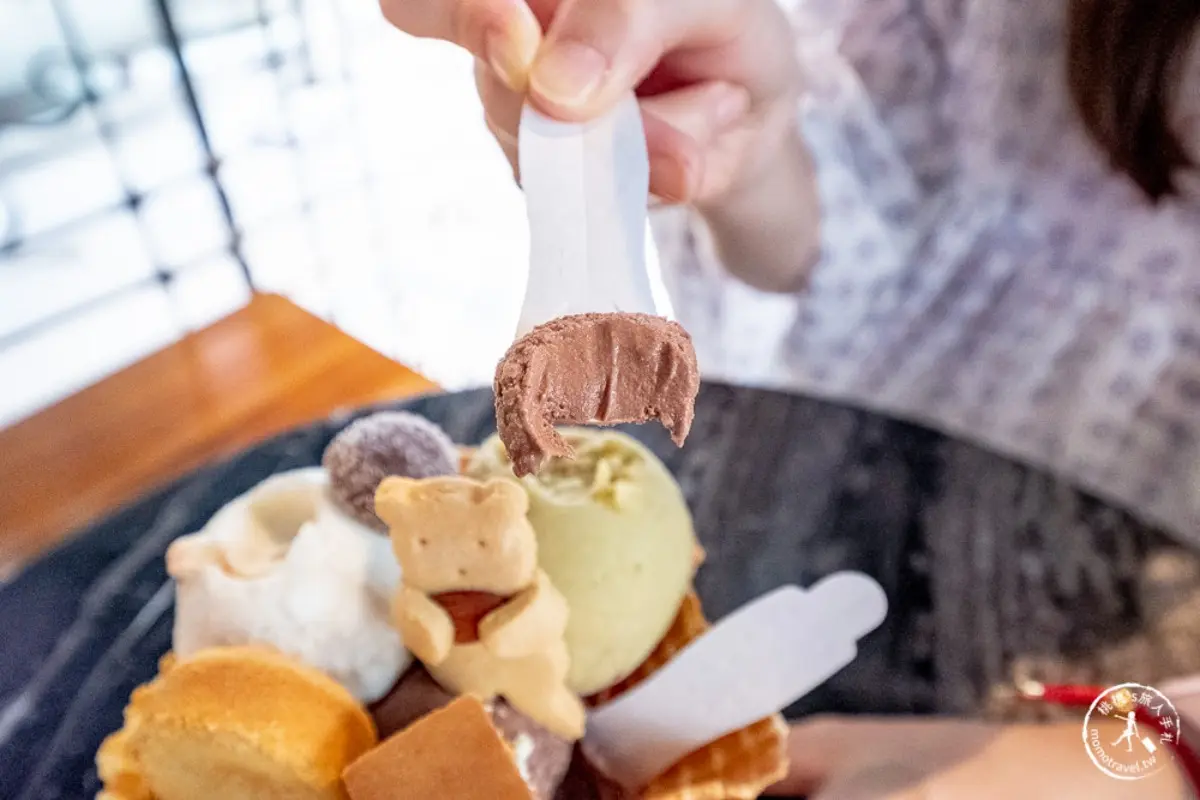 台中人都衝銀行吃冰?老建築化身網美最愛冰店,點冰淇淋送乳酪蛋糕、鳳梨酥 台中人都衝銀行吃冰?老建築化身網美最愛冰店,點冰淇淋送乳酪蛋糕、鳳梨酥