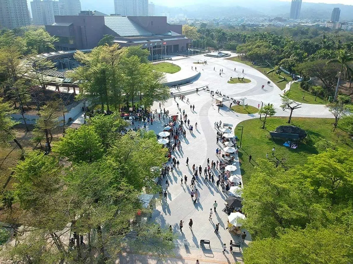 高雄文化新地標＋１！「內惟藝術中心」10月啟動，純白建築＋伏山形外觀超美拍