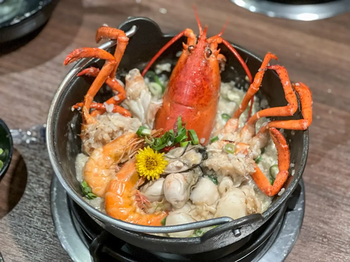 滿滿鮭魚卵、干貝降落！爆量系「超狂丼飯」痛風也要吃，加39元爽嗑龍蝦雜炊