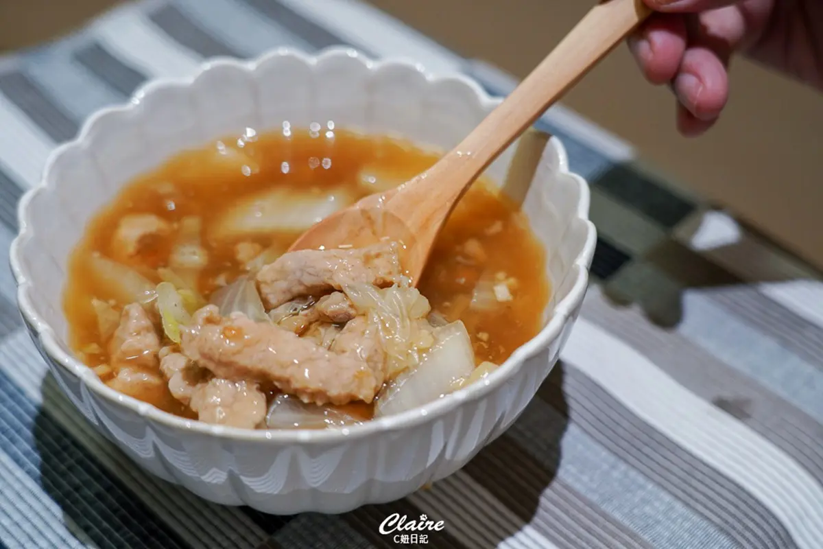 步行10分內!士林站5網推美食:蔣友柏最愛鍋貼、熟客拿鍋子裝、小菜免費加 搭捷運去吃最方便!台北5家4星起跳肉羹:好評1500則、飄香40年、每日現捏
