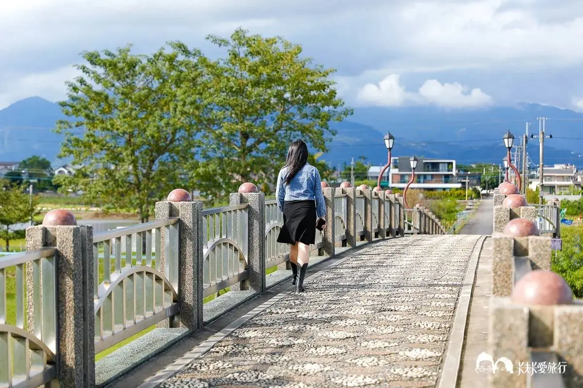 免飛澎湖!絕美宜蘭版「摩西分海」賞壯觀河景,免費拍粉紅鵲橋、騎腳踏車 免飛澎湖!絕美宜蘭版「摩西分海」賞壯觀河景,免費拍粉紅鵲橋、騎腳踏車