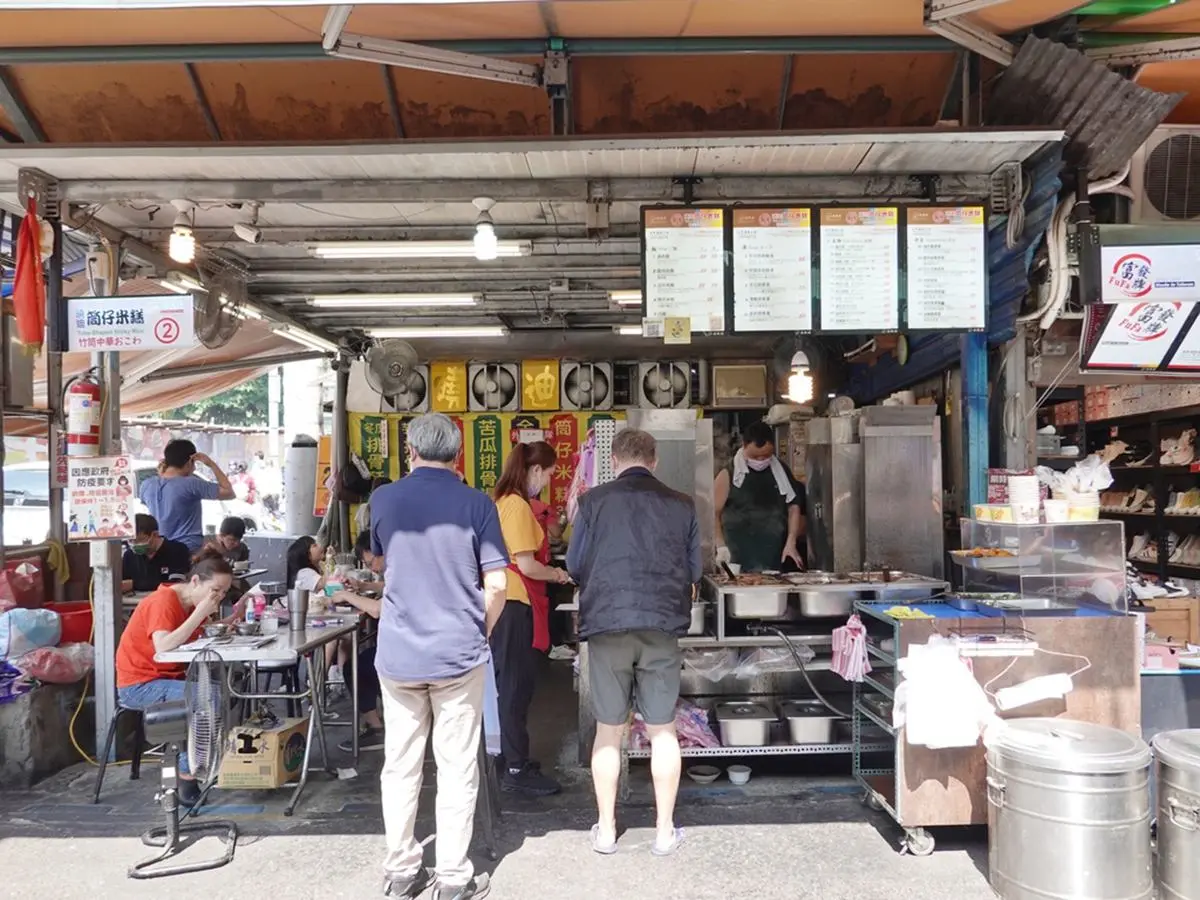 南機場夜市門神!4.2星「筒仔米糕」網推不輸米其林,芋頭排骨酥湯入口即化 南機場夜市門神!4.2星「筒仔米糕」網推不輸米其林,芋頭排骨酥湯入口即化