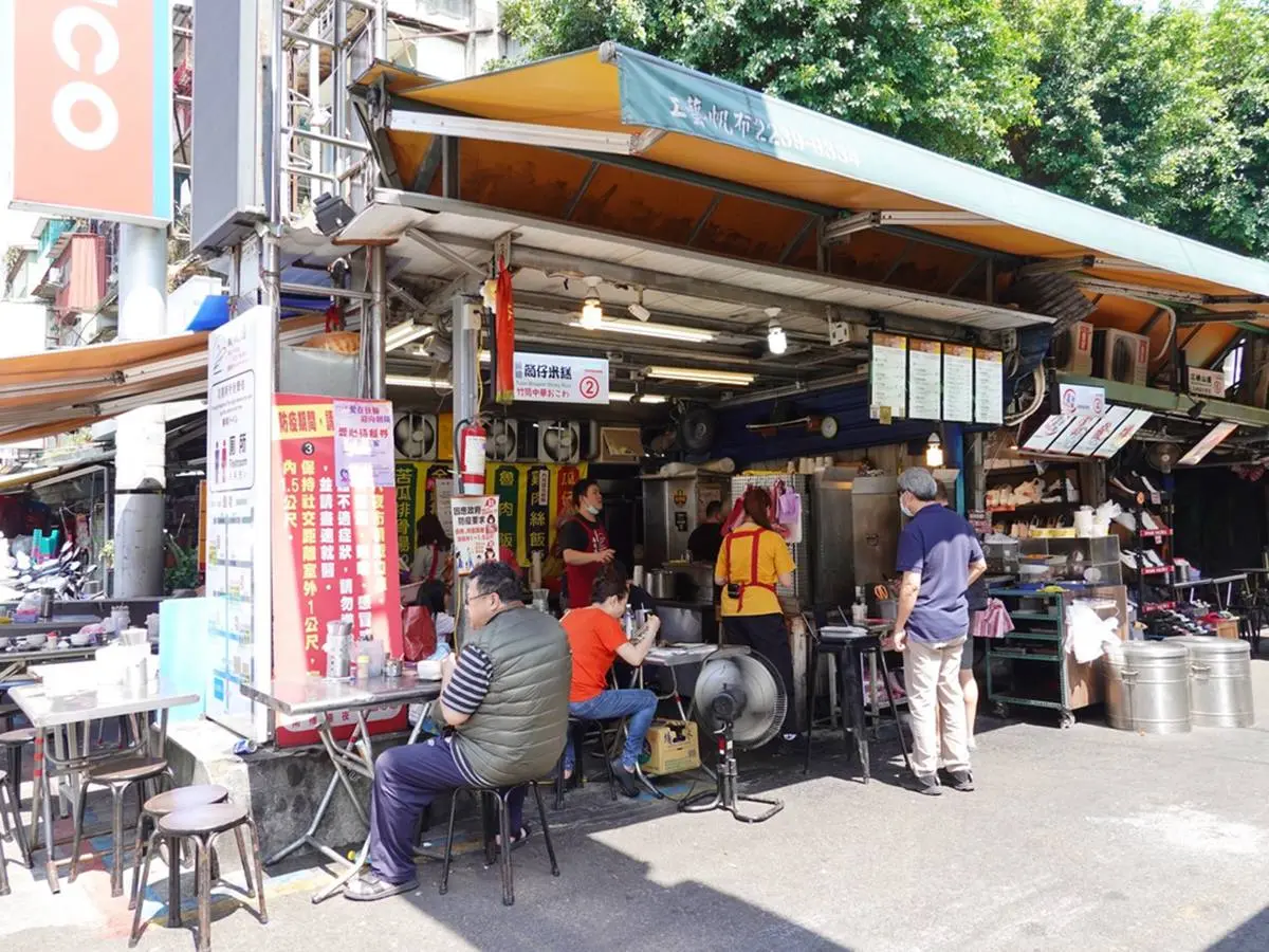 南機場夜市門神!4.2星「筒仔米糕」網推不輸米其林,芋頭排骨酥湯入口即化 南機場夜市門神!4.2星「筒仔米糕」網推不輸米其林,芋頭排骨酥湯入口即化